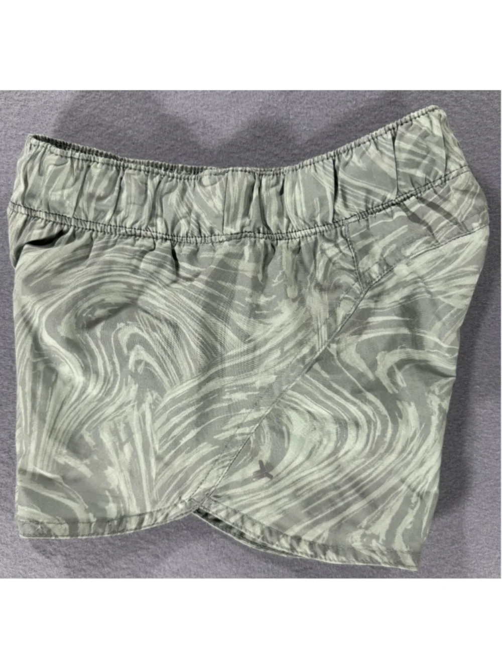 Old Navy Active Girls Green Patterned Shorts with Internal Liner Go-Dry Cool 6-7